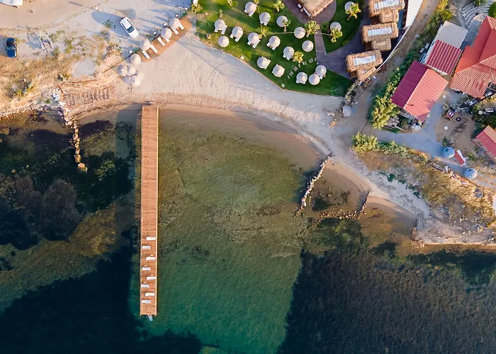 Anda Beach Bistro & Rooms